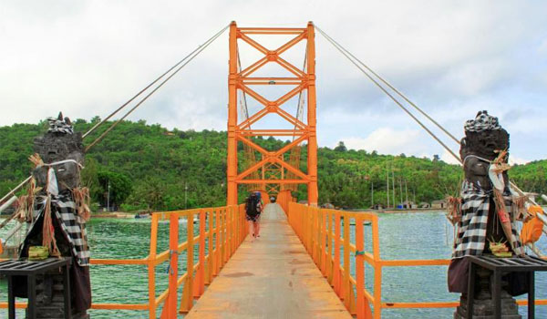 Jembatan Kuning Nusa Lembongan